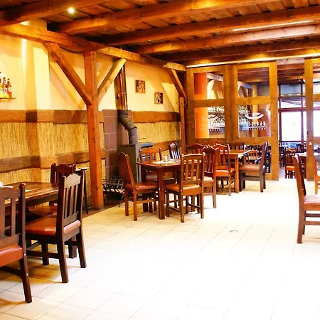 Grillbar & Restaurant 招待所 3*