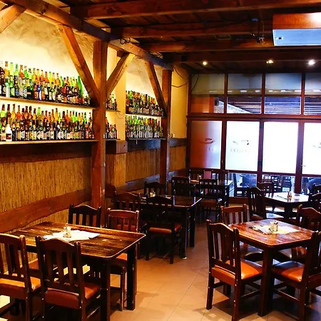 招待所 Grillbar & Restaurant 3*